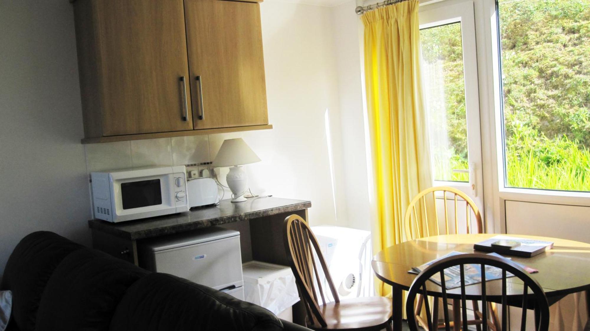 Freshwater Bay Holiday Cottages 펨브로크 객실 사진